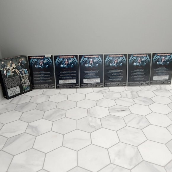 BATTLESTAR GALACTICA Collector Series Seasons 2, 2.5, 3, Razor, 4&4.5 -19 discs. - Picture 10 of 14